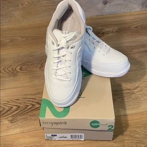 Easy Spirit Jumper Walking Shoe - NWOT